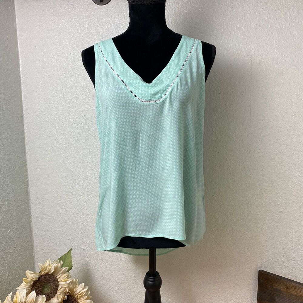 Mint Green Sleeveless V-Neck - Medium - Lightweight